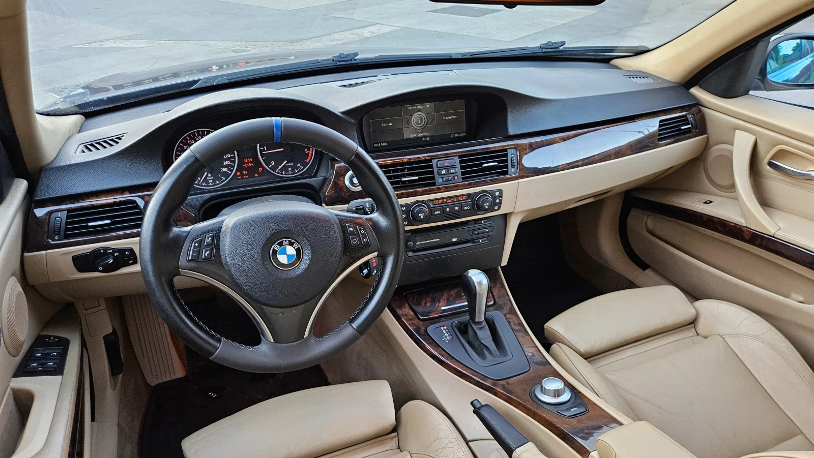 BMW 320 M47 AVTOMAT/KOJA/NAVIG, снимка 10 - Автомобили и джипове - 55592985