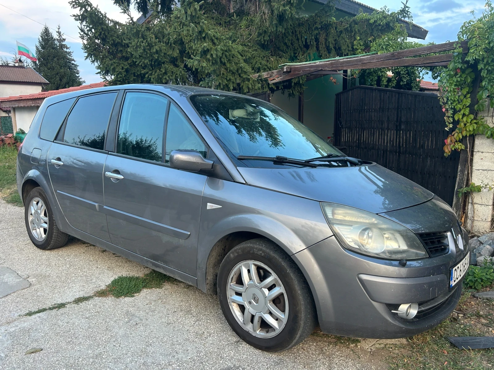 Renault Scenic, снимка 2 - Автомобили и джипове - 56185539