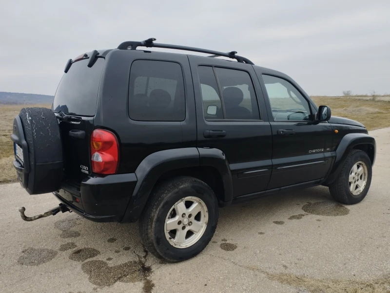 Jeep Cherokee, снимка 3 - Автомобили и джипове - 49133075