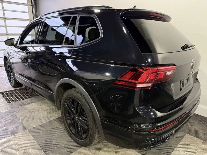 VW Tiguan 4Motion SE R Line Black  CARFAX, снимка 3 - Автомобили и джипове - 53088518