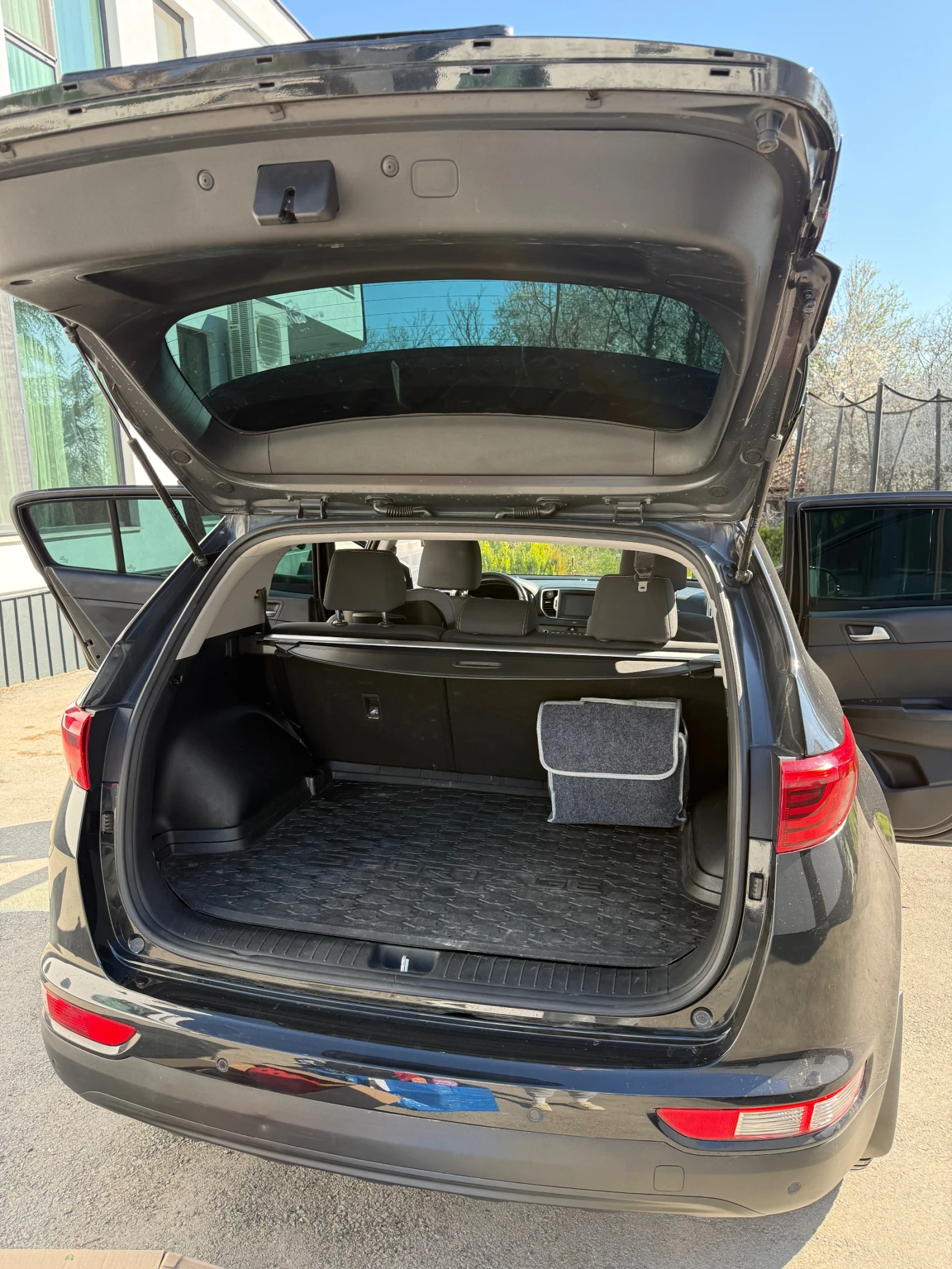 Kia Sportage 1.7crdi, снимка 9 - Автомобили и джипове - 54106401