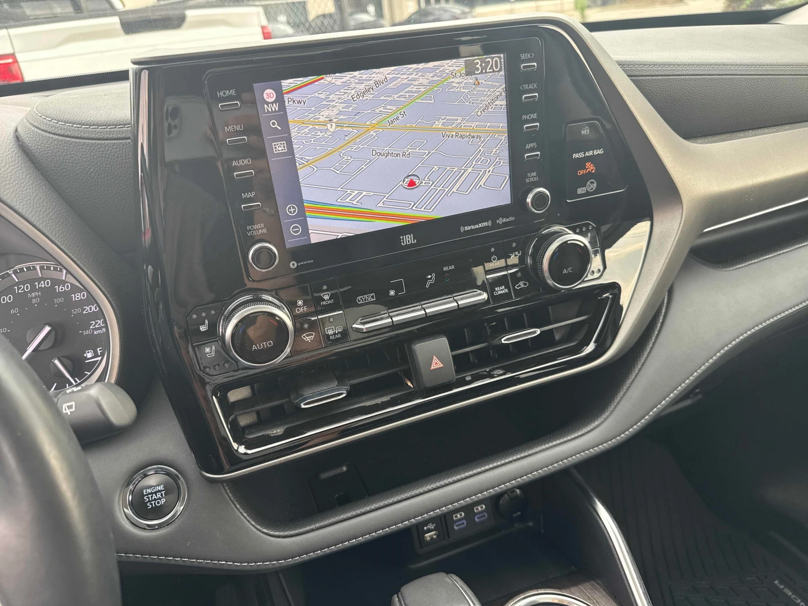 Toyota Highlander, снимка 8 - Автомобили и джипове - 54276212