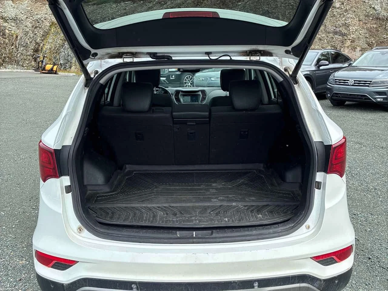 Hyundai Santa fe LUXURY| PANO| ПОДГРЕВИ| LANE ASSIST| , снимка 13 - Автомобили и джипове - 55275910