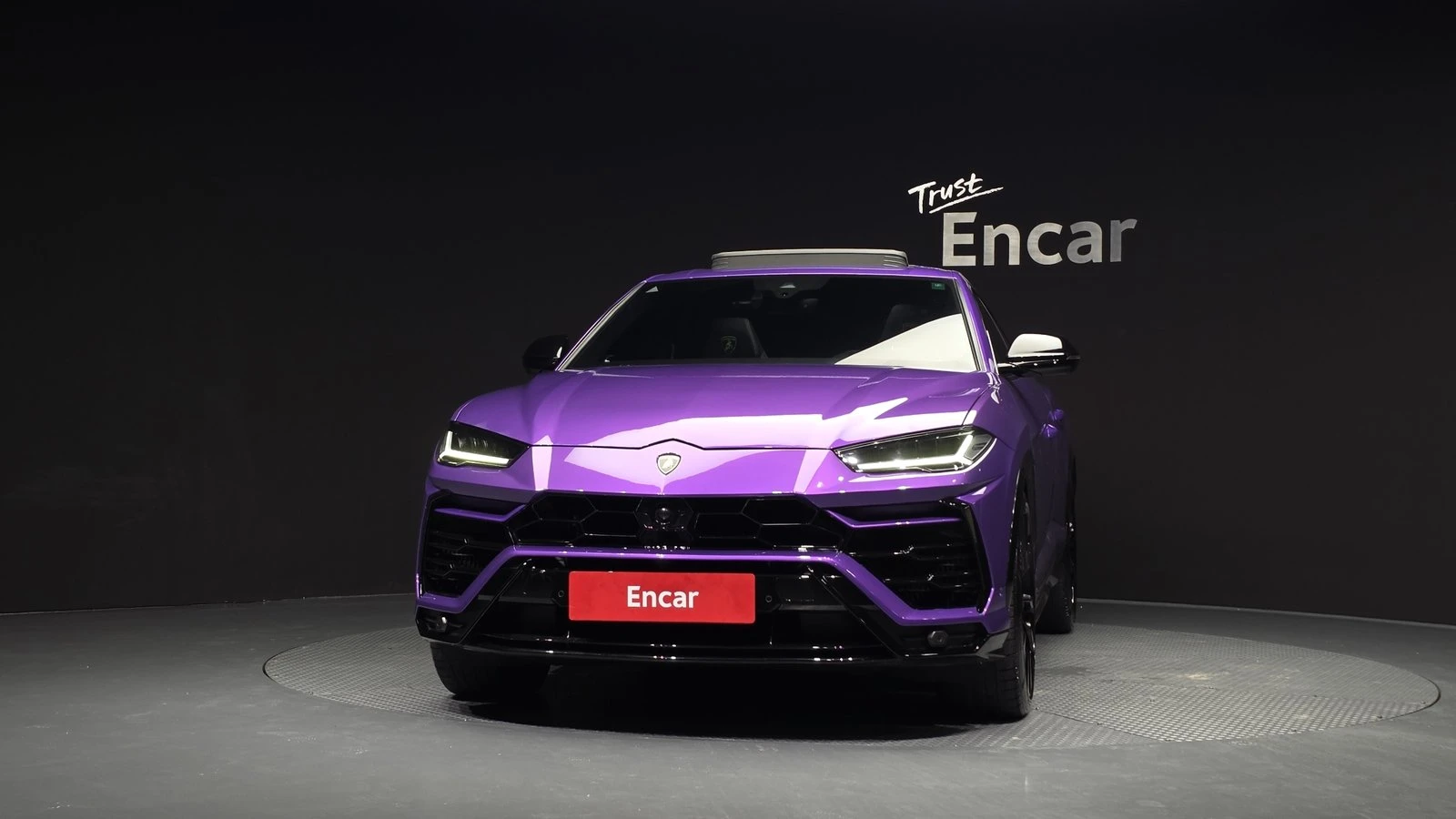 Lamborghini Urus BLIND SPOT* HUD* ЕЛ. БАГАЖНИК* МАСАЖ* КРАЙНА ЦЕНА, снимка 3 - Автомобили и джипове - 55367161