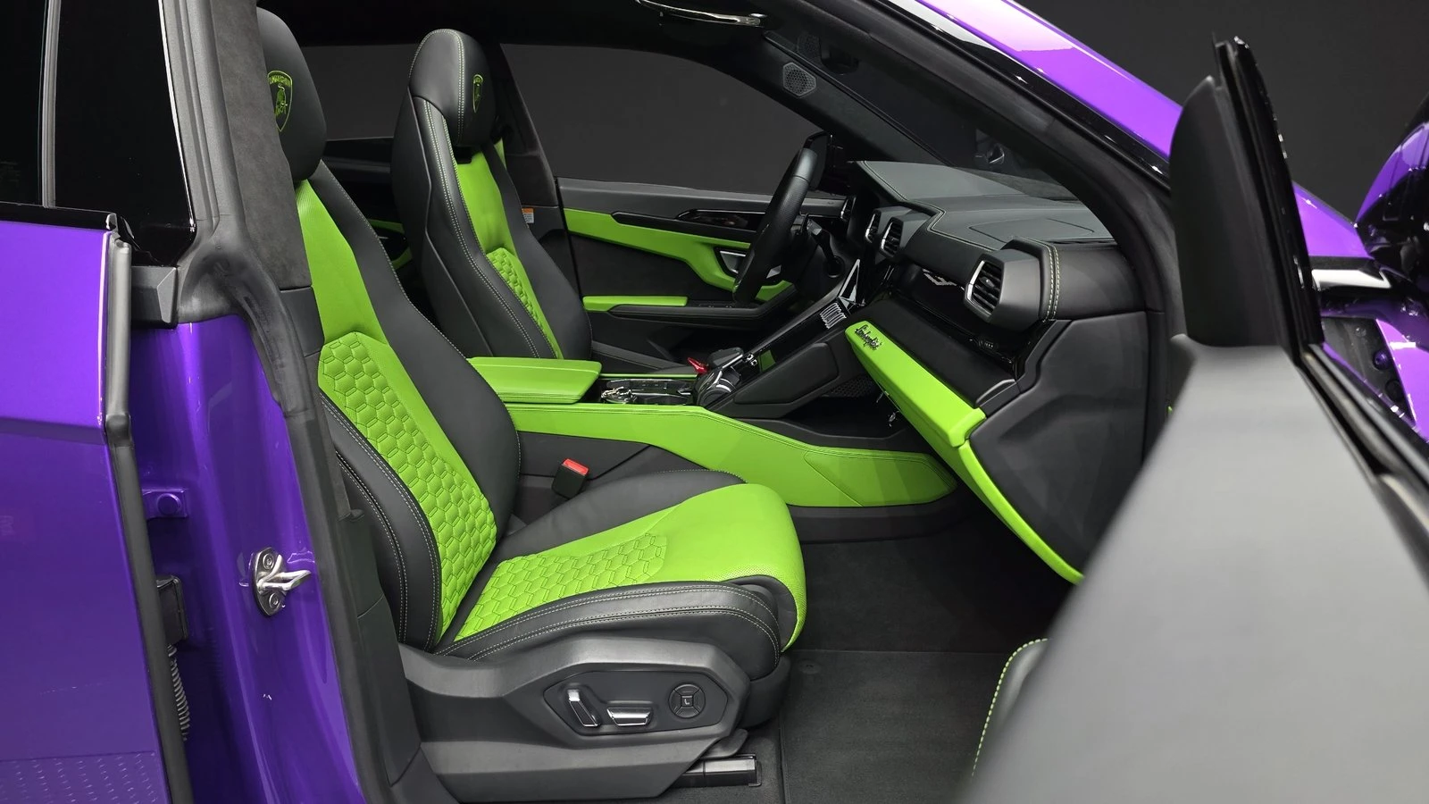 Lamborghini Urus BLIND SPOT* HUD* ЕЛ. БАГАЖНИК* МАСАЖ* КРАЙНА ЦЕНА, снимка 11 - Автомобили и джипове - 55367161