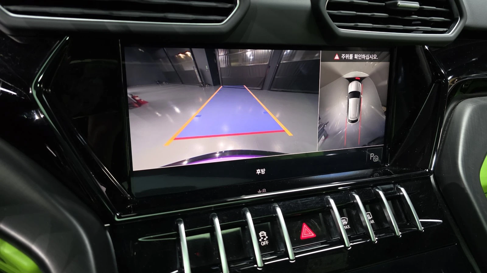 Lamborghini Urus BLIND SPOT* HUD* ЕЛ. БАГАЖНИК* МАСАЖ* КРАЙНА ЦЕНА, снимка 15 - Автомобили и джипове - 55367161