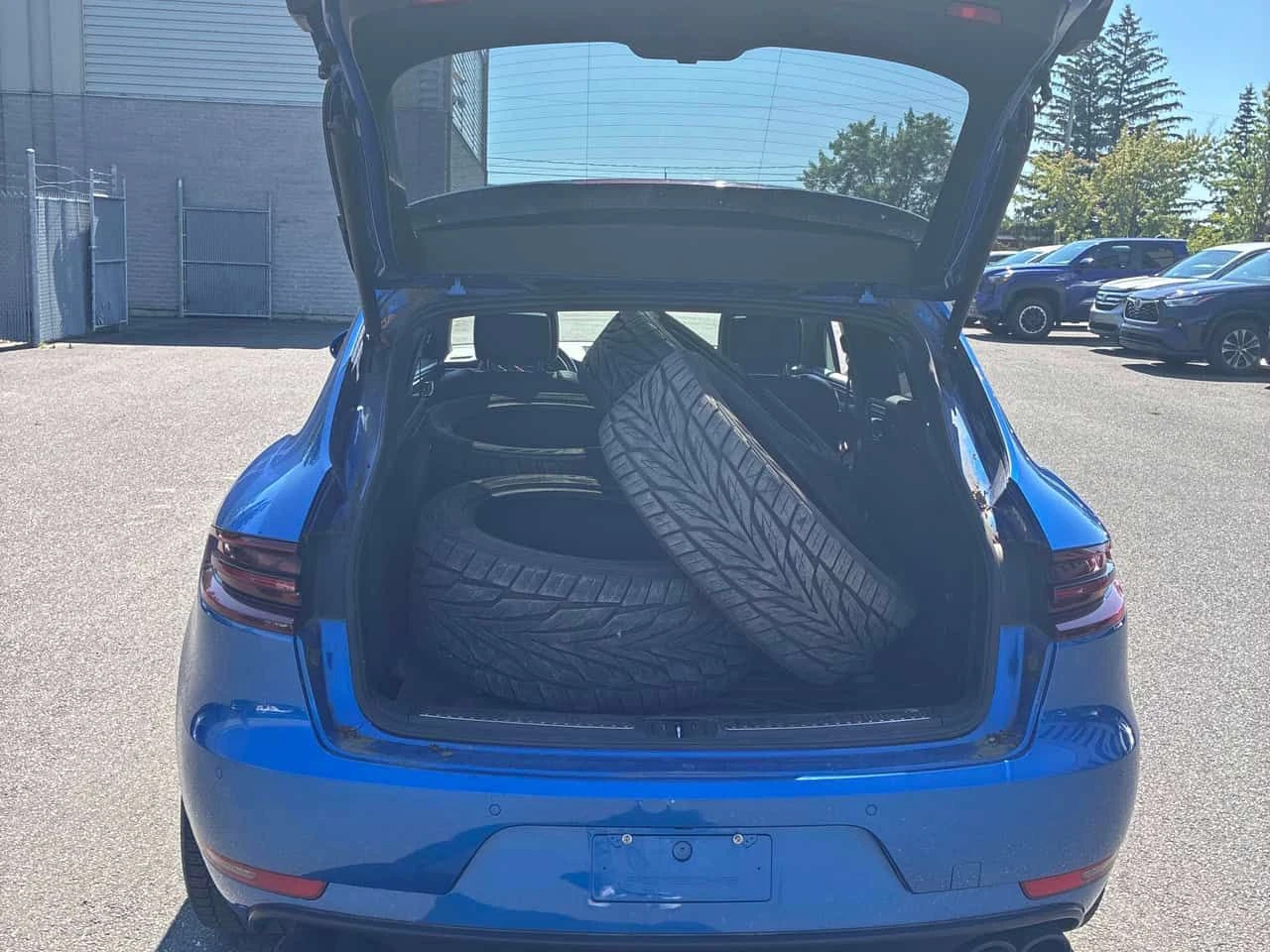 Porsche Macan * GTS * CARFAX * БЕЗ ПЪРВОНАЧАЛНА ВНОСКА, снимка 16 - Автомобили и джипове - 55602336