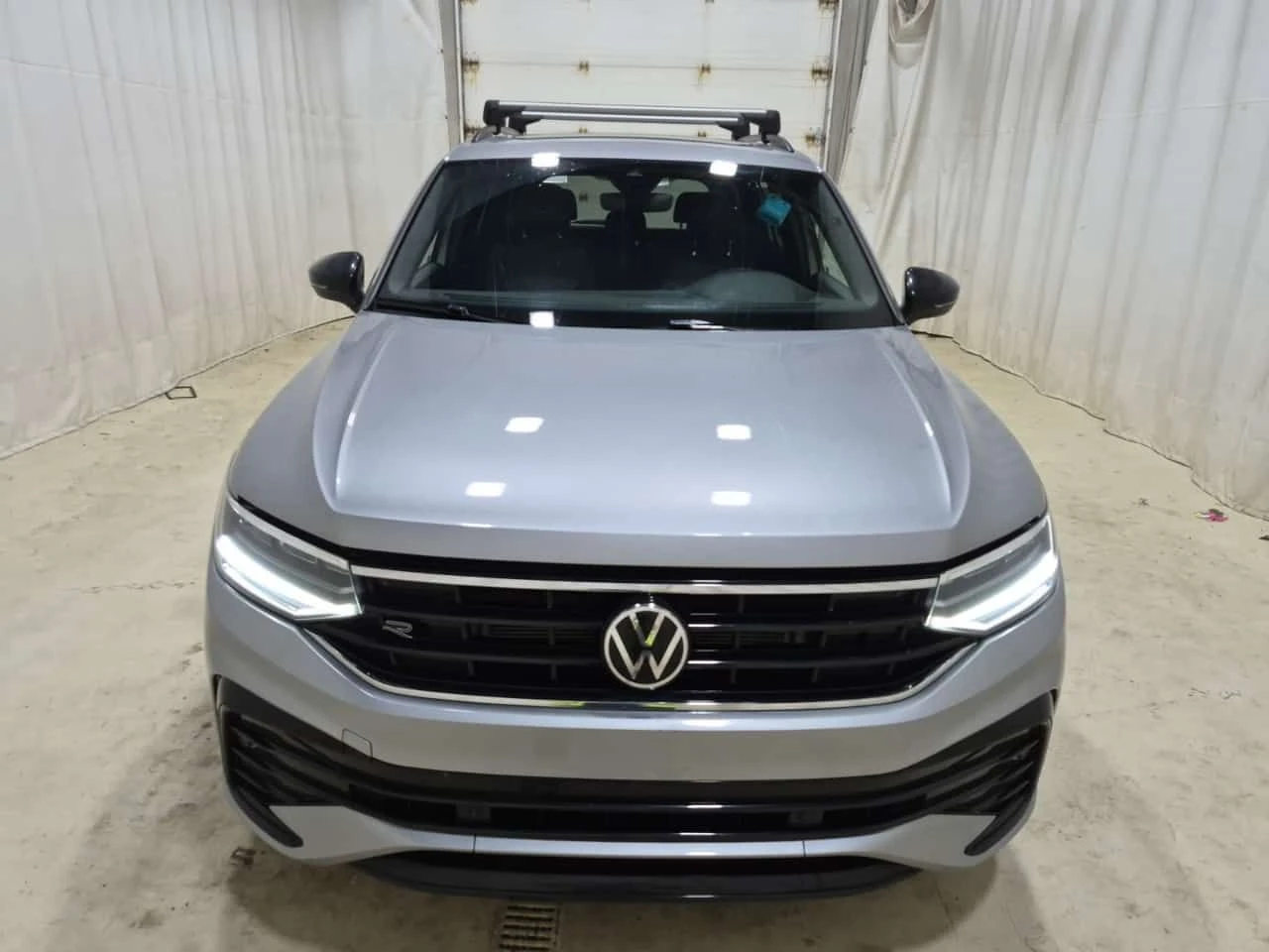 VW Tiguan  COMFORTLINE R LINE BLACK EDITION , снимка 2 - Автомобили и джипове - 55627691