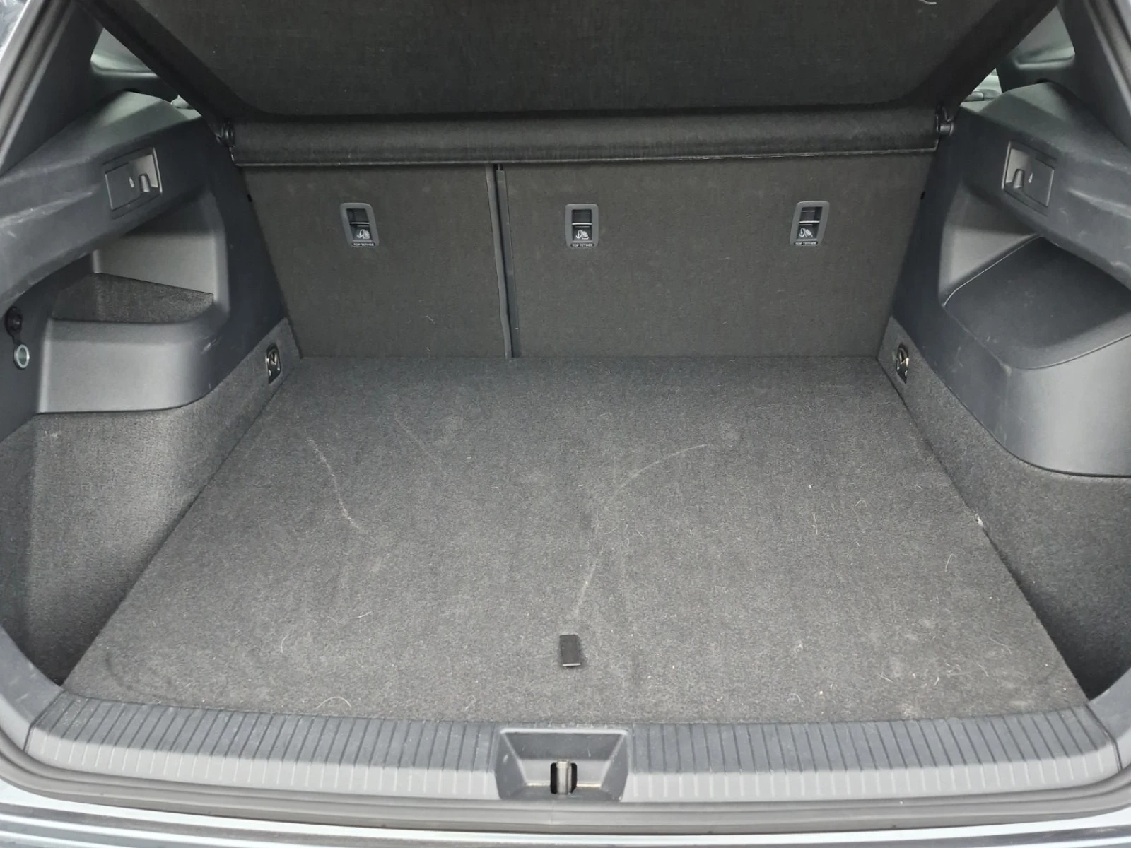 VW Tiguan Comfortline R Line Black Edition * CARFAX * , снимка 10 - Автомобили и джипове - 56081655