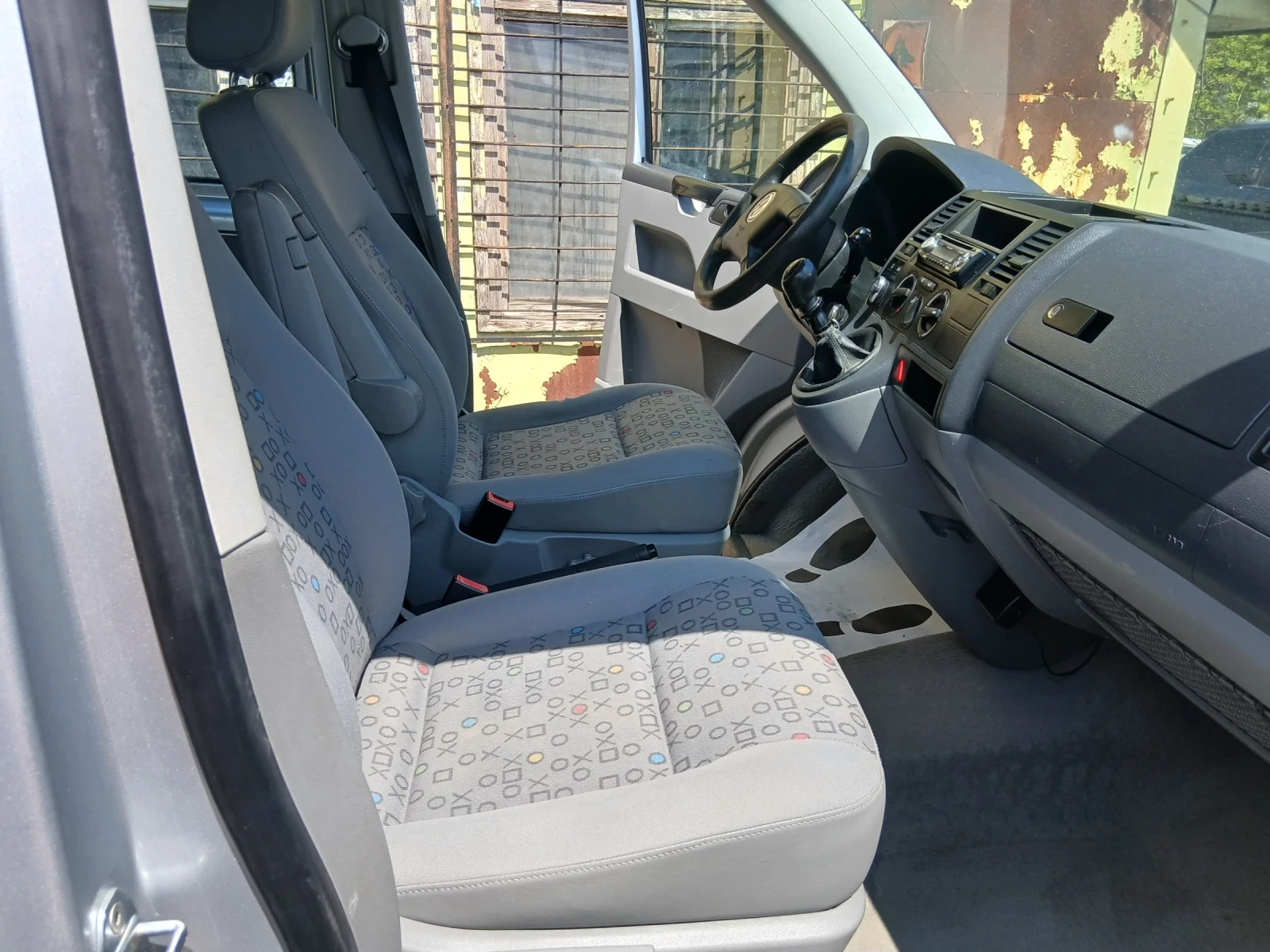 VW T5 2.5 131 к.с. 5+ 1 места климатик, снимка 13 - Бусове и автобуси - 54355722