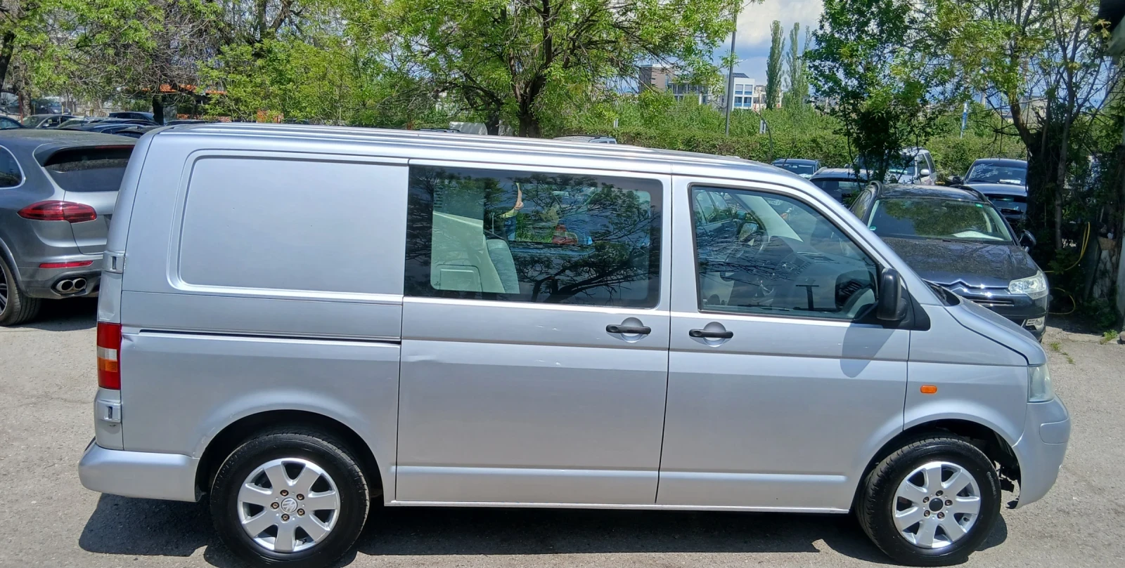 VW T5 2.5 131 к.с. 5+ 1 места климатик, снимка 4 - Бусове и автобуси - 54355722