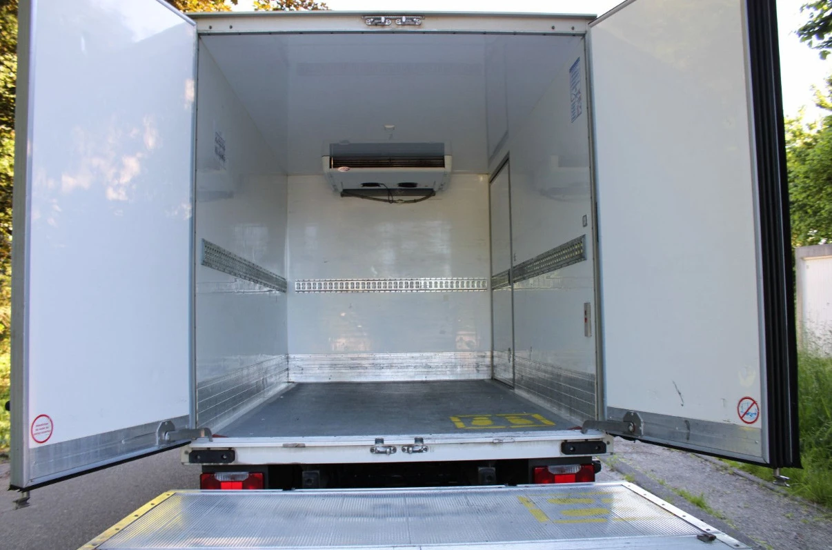 Iveco Daily ХЛАДИЛЕН-29* БОРД+ ВРАТИ* ТОК* 177Хкм* N1, снимка 6 - Бусове и автобуси - 54693923