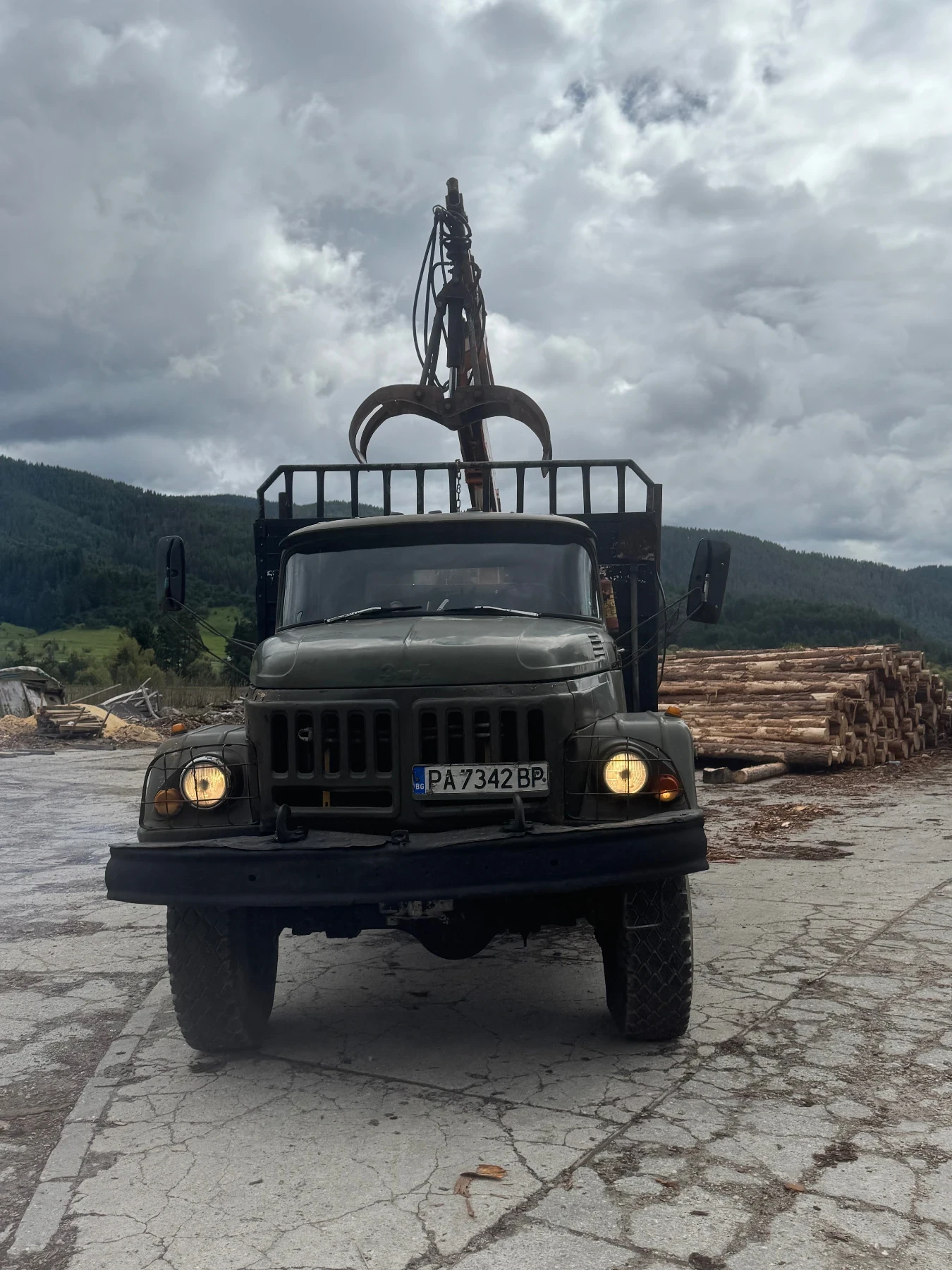 Zil 131 Дизелов мотор с КРАН !!!, снимка 2 - Камиони - 54528166
