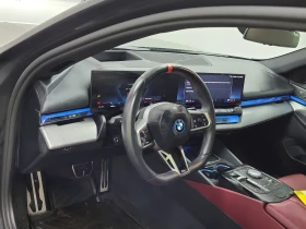 BMW i5 m60| CARFAX| PANORAMA| Червен салон| Два ключа  - 49000 € / 95835.67 лв. - 77949914 6