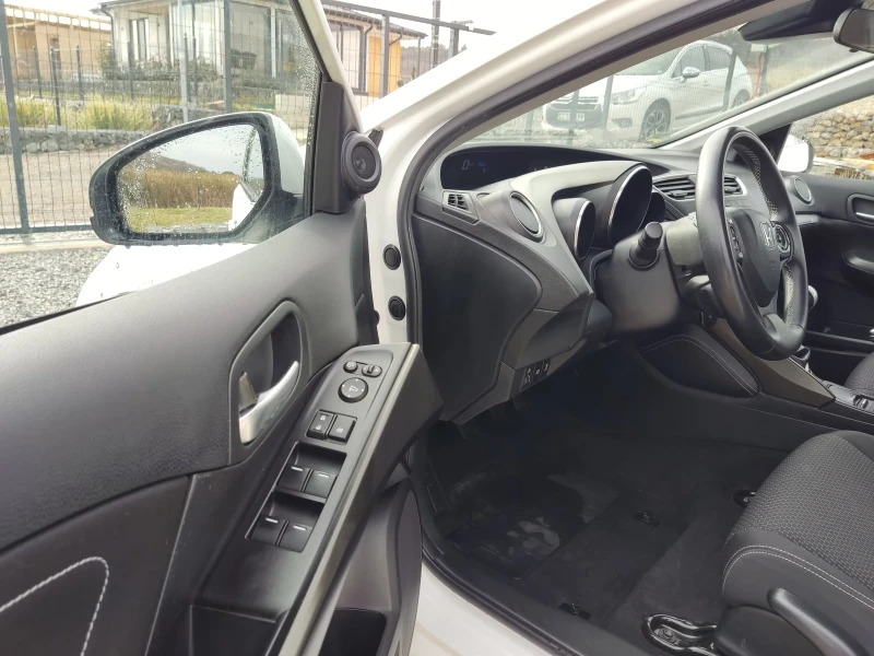 Honda Civic 1.8 Ivtec, снимка 16 - Автомобили и джипове - 47163634