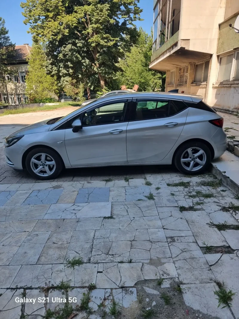 Opel Astra 1.6CDTI, снимка 2 - Автомобили и джипове - 48228126