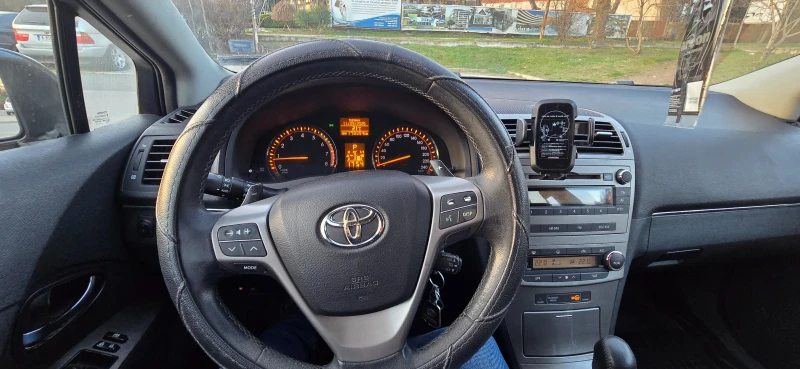 Toyota Avensis 2.0i 152к.с. бензин, автоматик, снимка 10 - Автомобили и джипове - 49454122