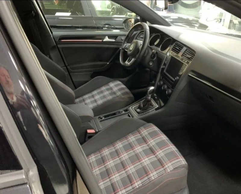 VW Golf, снимка 5 - Автомобили и джипове - 52924006