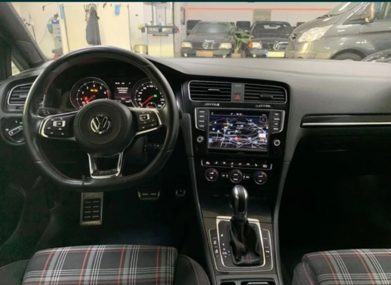 VW Golf, снимка 3 - Автомобили и джипове - 52924006
