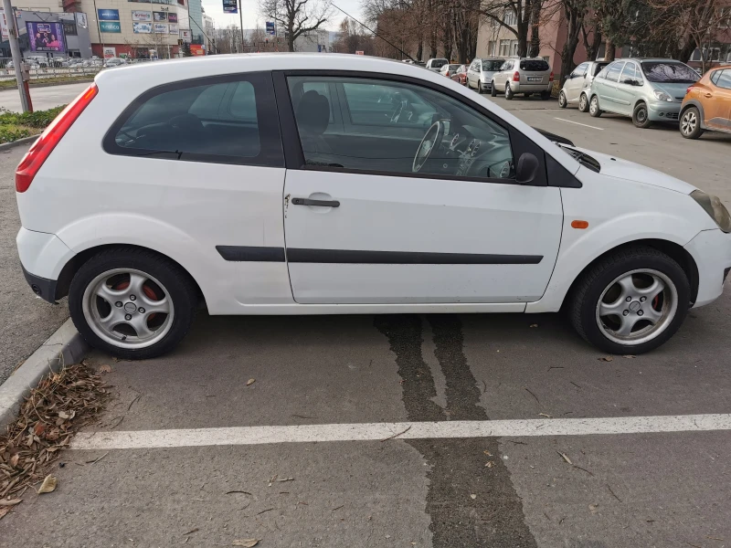 Ford Fiesta, снимка 2 - Автомобили и джипове - 52110037