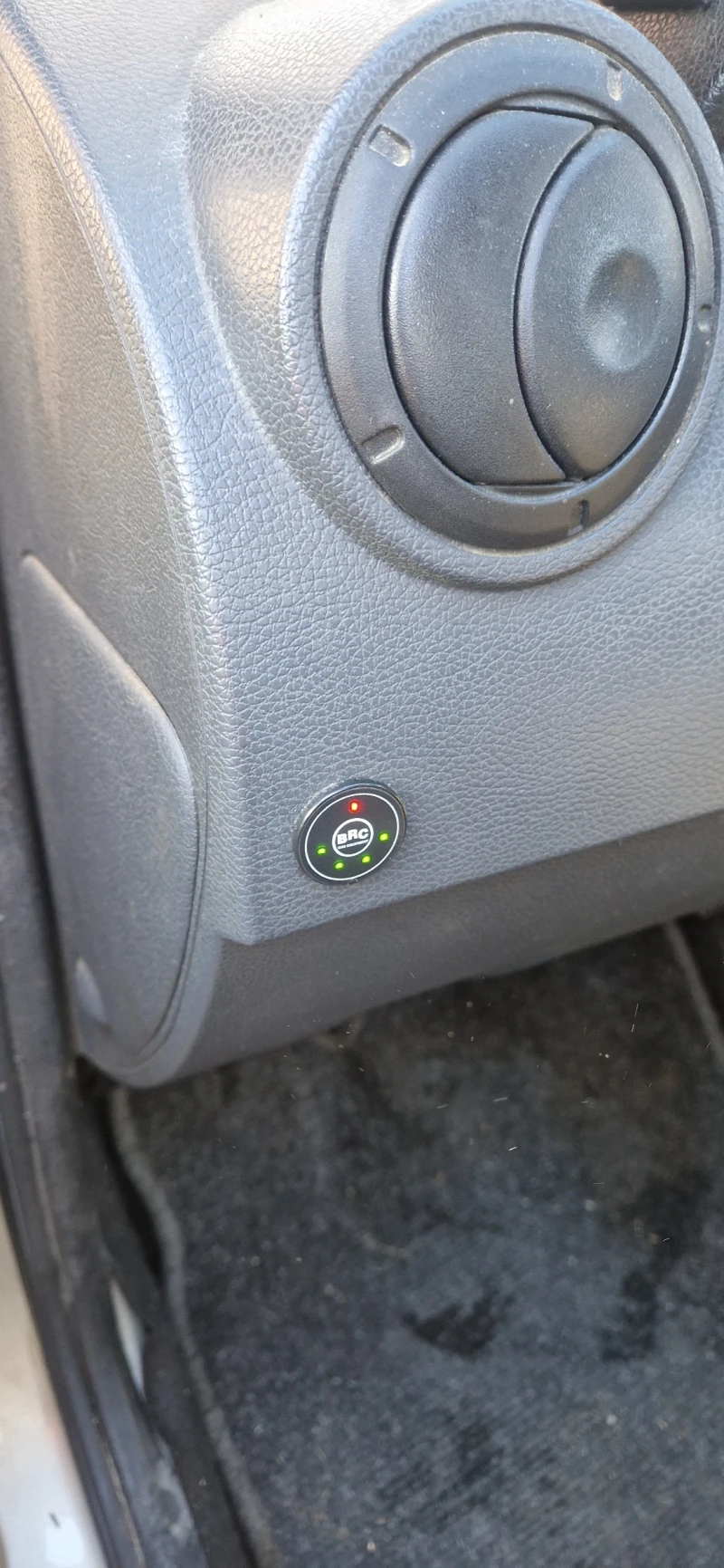 Dacia Logan DACIA LOGAN 1.4 MPI GAS, снимка 12 - Автомобили и джипове - 52961080