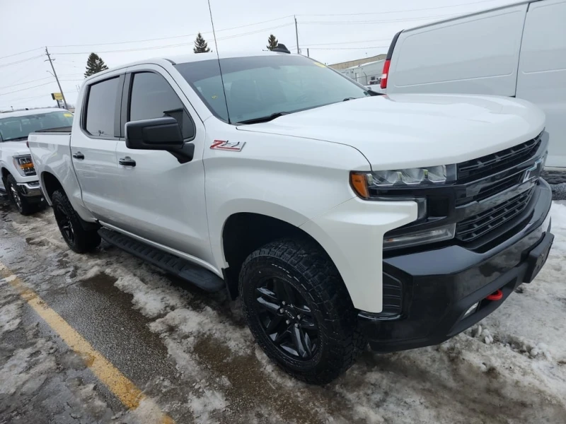 Chevrolet Silverado * LT TRAIL BOSS CREW CAB SHORT BED * CARFAX * , снимка 2 - Автомобили и джипове - 53027608
