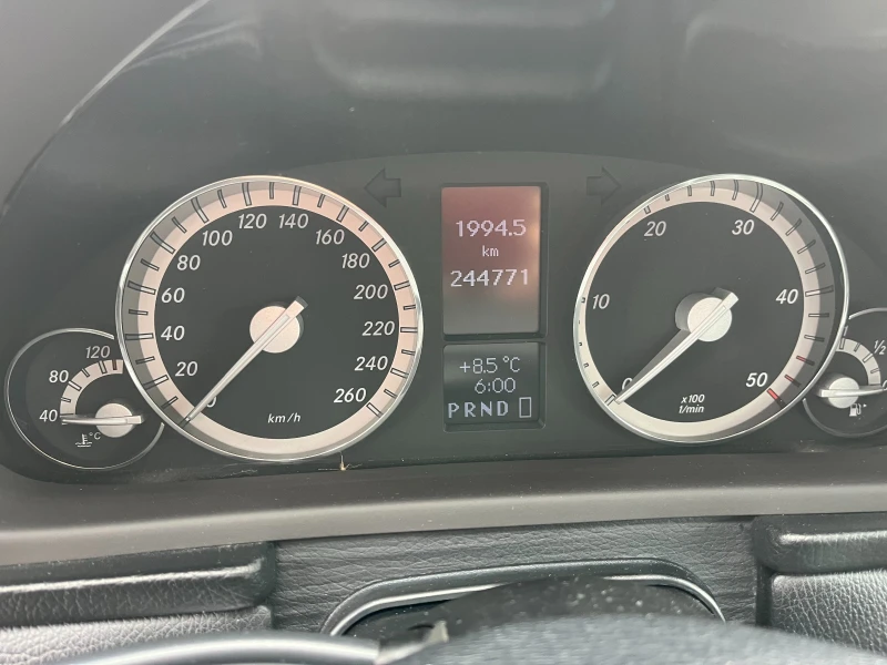 Mercedes-Benz C 220 CDI-AMG Пакет-Автоматик, снимка 11 - Автомобили и джипове - 53456950