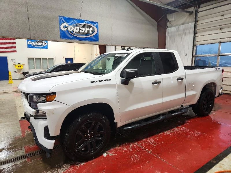 Chevrolet Silverado 2.7L 4 4x4 w/Rear Wheel Drv - изображение 2