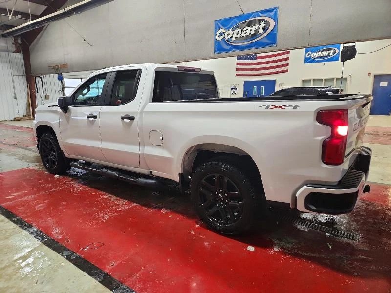 Chevrolet Silverado 2.7L 4 4x4 w/Rear Wheel Drv - изображение 7