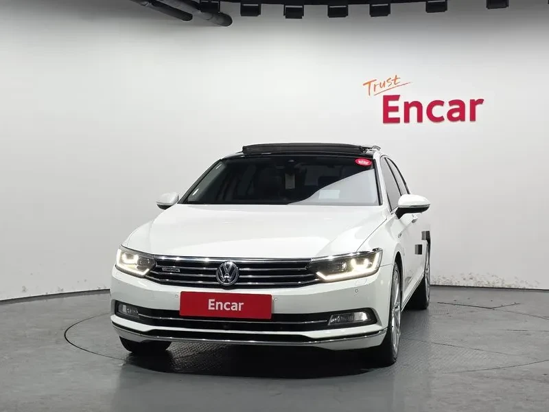 VW Passat 2.0 TDI, снимка 3 - Автомобили и джипове - 54299784