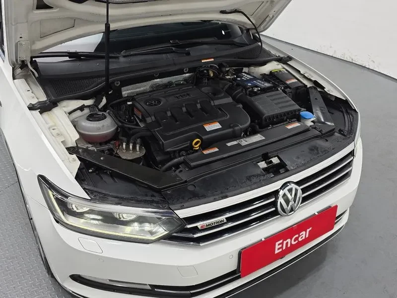 VW Passat 2.0 TDI, снимка 6 - Автомобили и джипове - 54299784