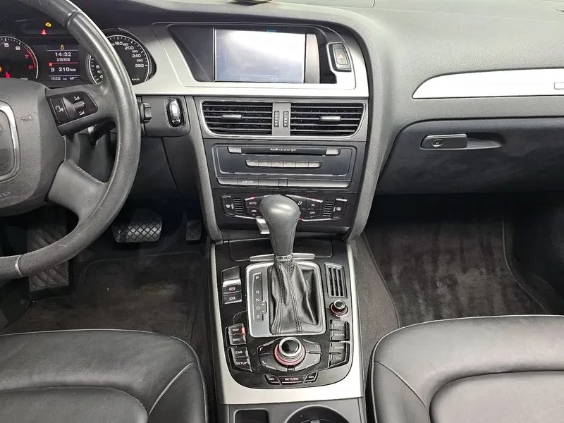 Audi A4 2.0 TFSI Quattro, снимка 14 - Автомобили и джипове - 54548600