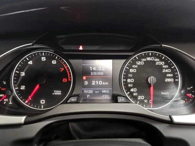 Audi A4 2.0 TFSI Quattro, снимка 8 - Автомобили и джипове - 54548600