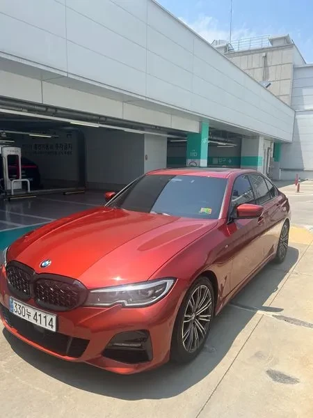 BMW 320 I M Sports, снимка 3 - Автомобили и джипове - 55810691