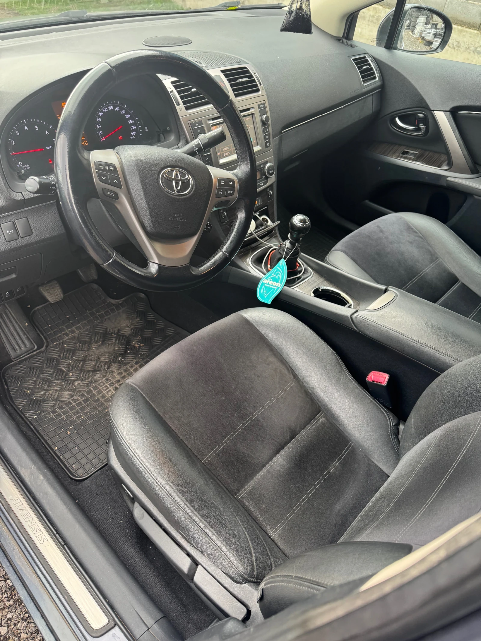 Toyota Avensis 2.0 152к.с - изображение 7