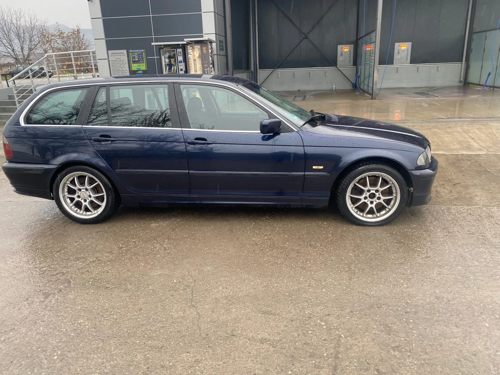 BMW 330 ЦЯЛА ЗА ЧАСТИ! - изображение 4