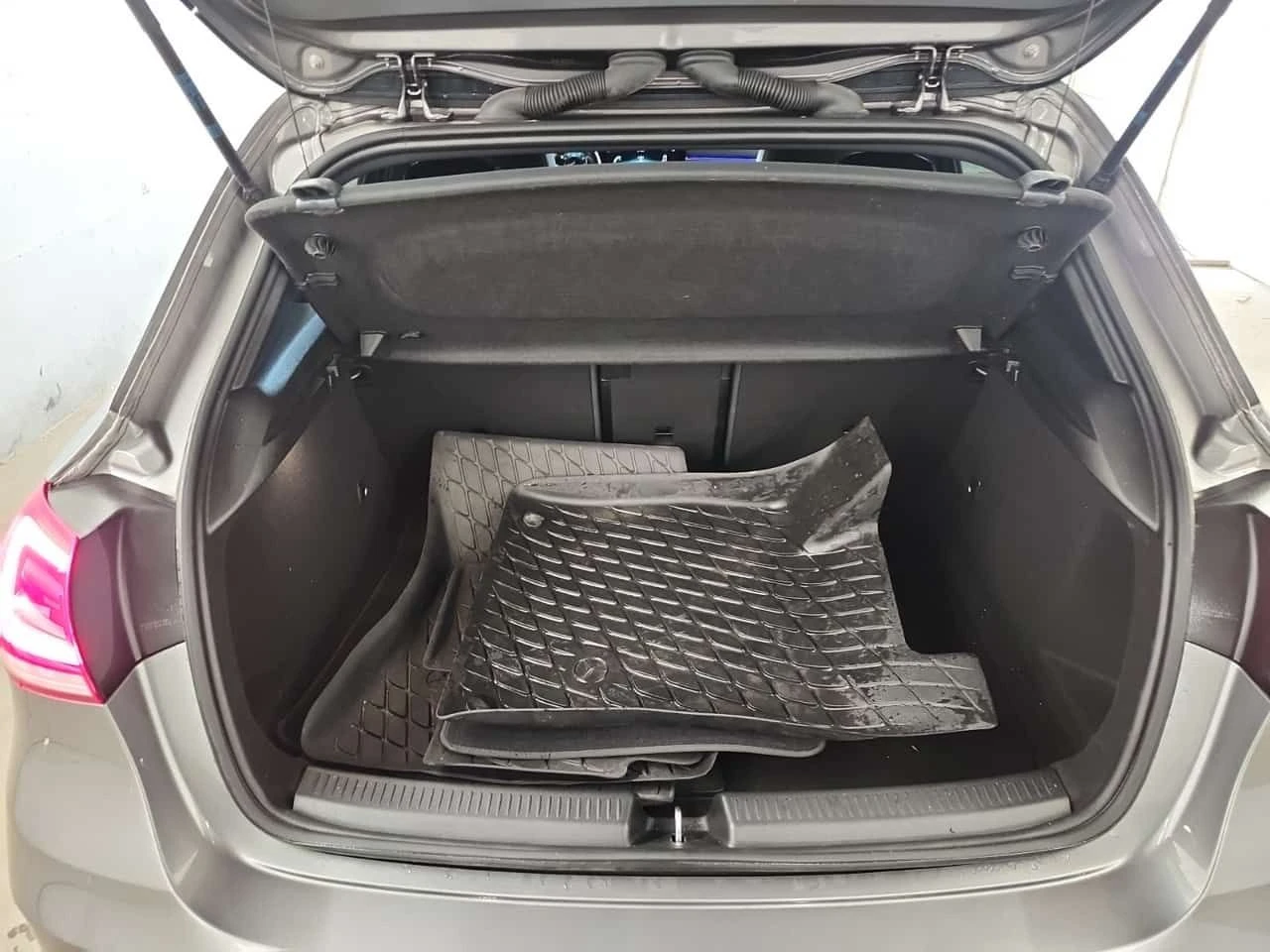 Mercedes-Benz A 250 * AMBIENT* PANORAMA* ПАМЕТ* ПОДГРЕВИ* CARFAX *  - изображение 9