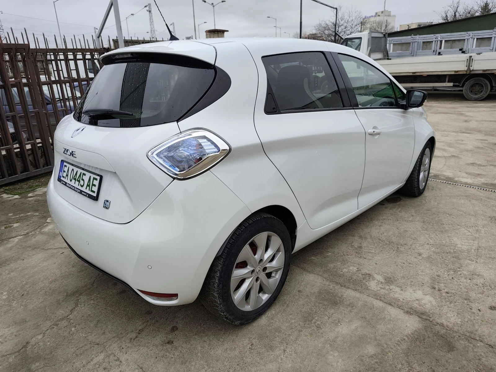 Renault Zoe, снимка 5 - Автомобили и джипове - 53734078