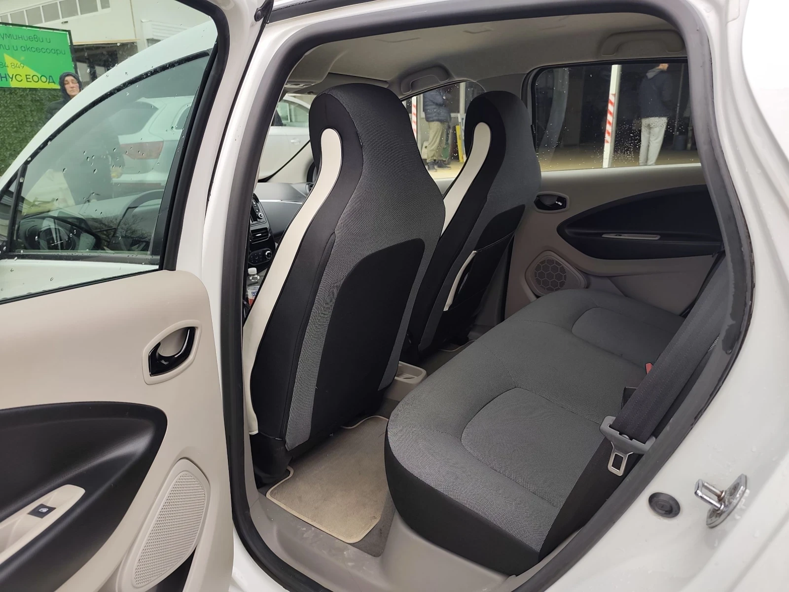 Renault Zoe, снимка 11 - Автомобили и джипове - 53734078