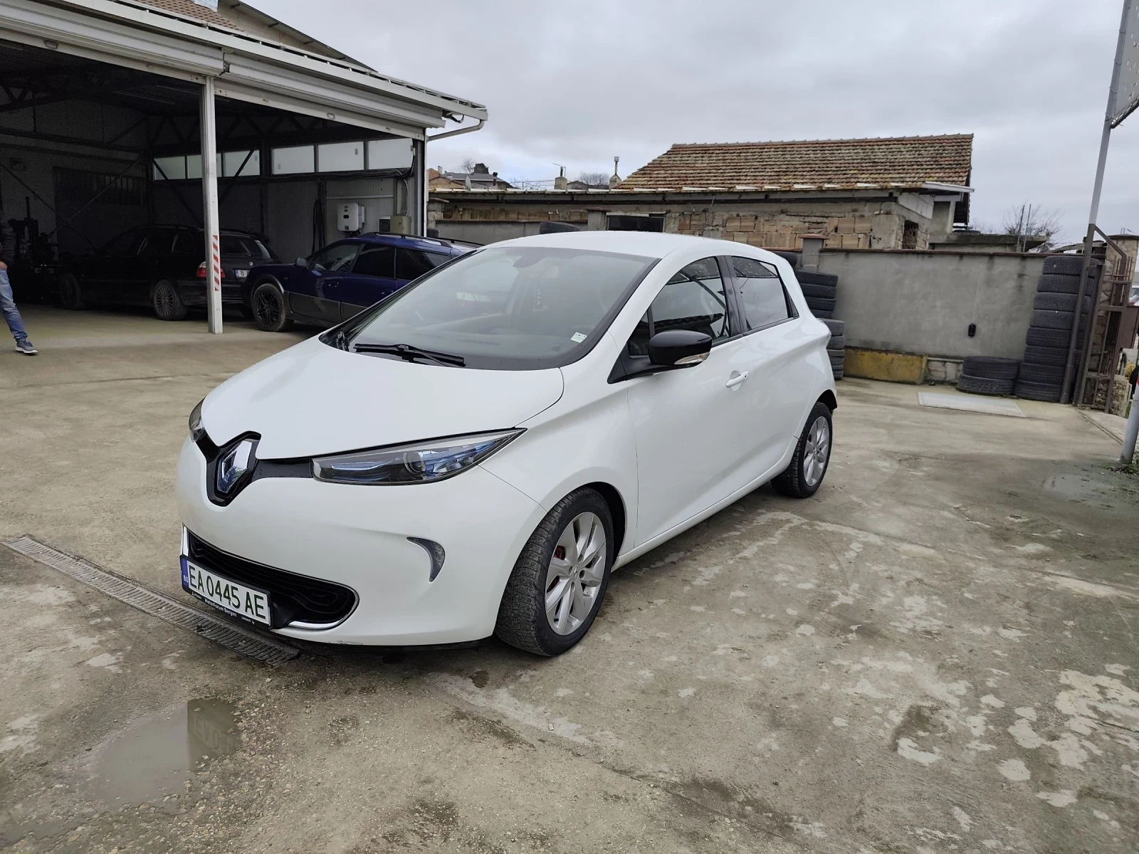Renault Zoe, снимка 2 - Автомобили и джипове - 53734078