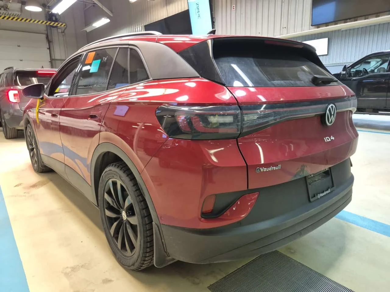 VW ID.4  | PRO | RWD | 360 | ДВА КЛЮЧА | , снимка 4 - Автомобили и джипове - 54125029