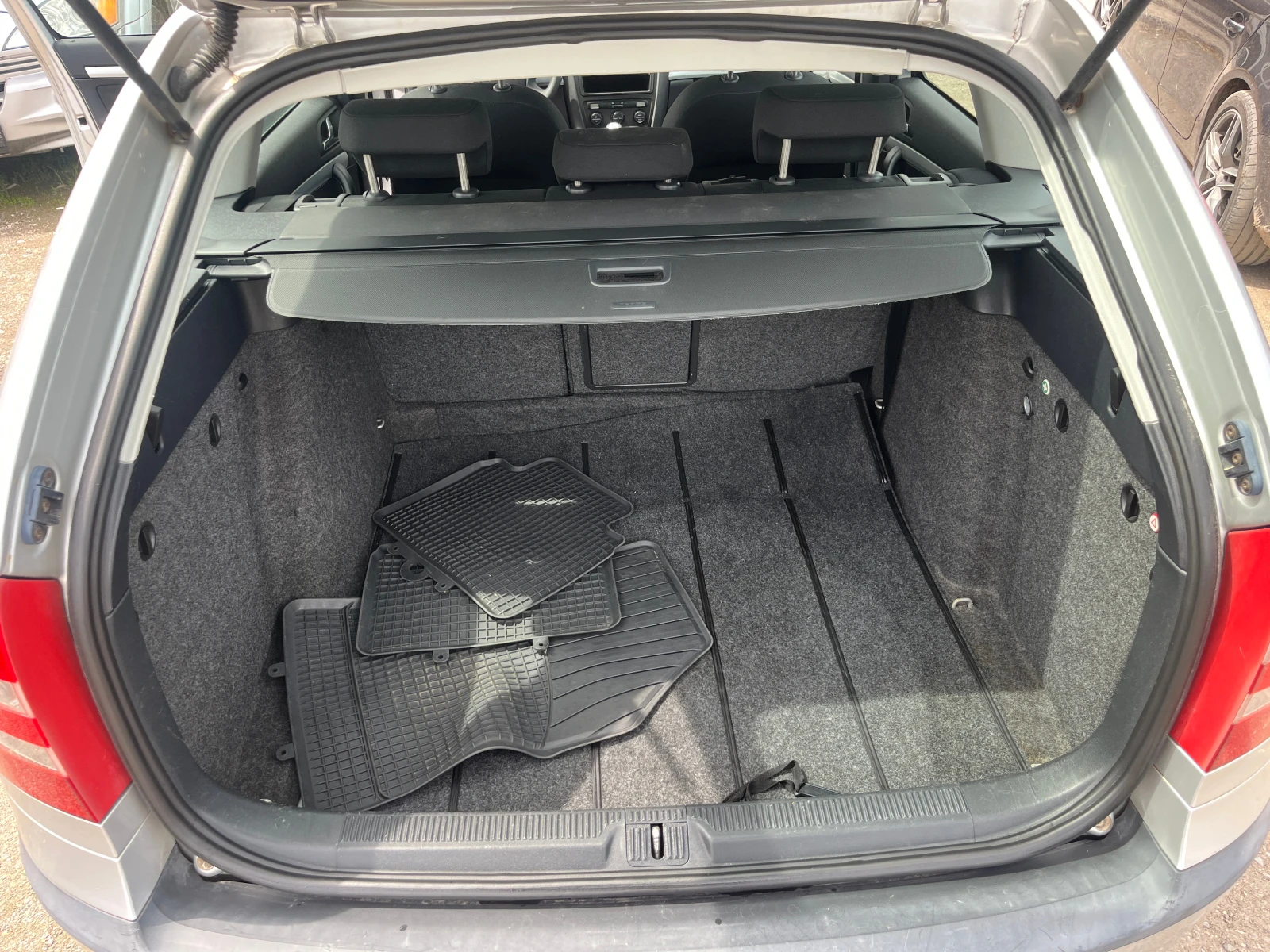 Skoda Octavia 1.9 TDI , снимка 11 - Автомобили и джипове - 54423711