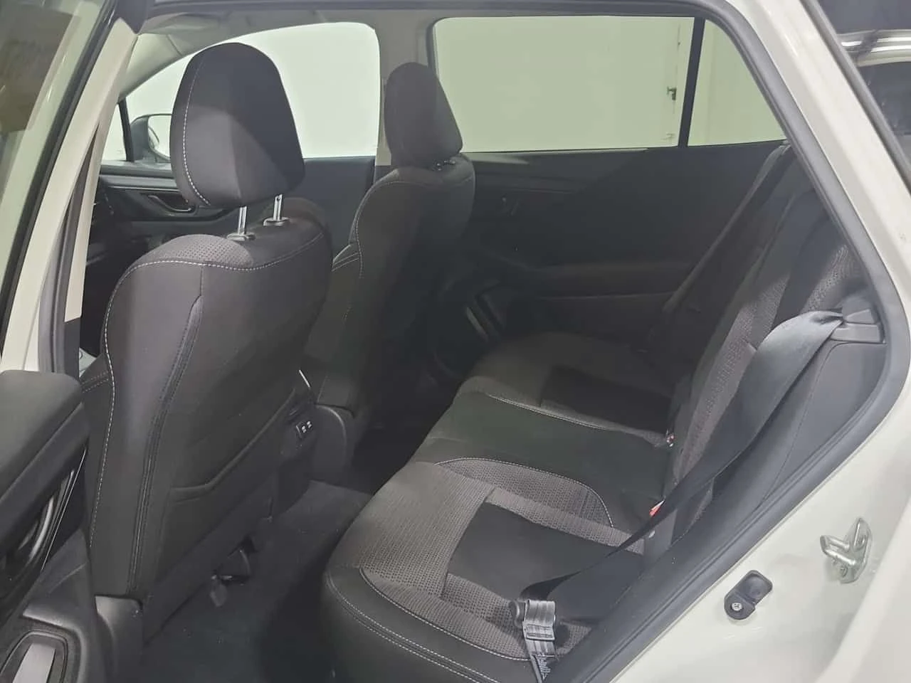 Subaru Outback Convenience| ПОДГРЕВИ| 2 КЛЮЧА| CARFAX| АВТОКРЕДИТ, снимка 14 - Автомобили и джипове - 54656340