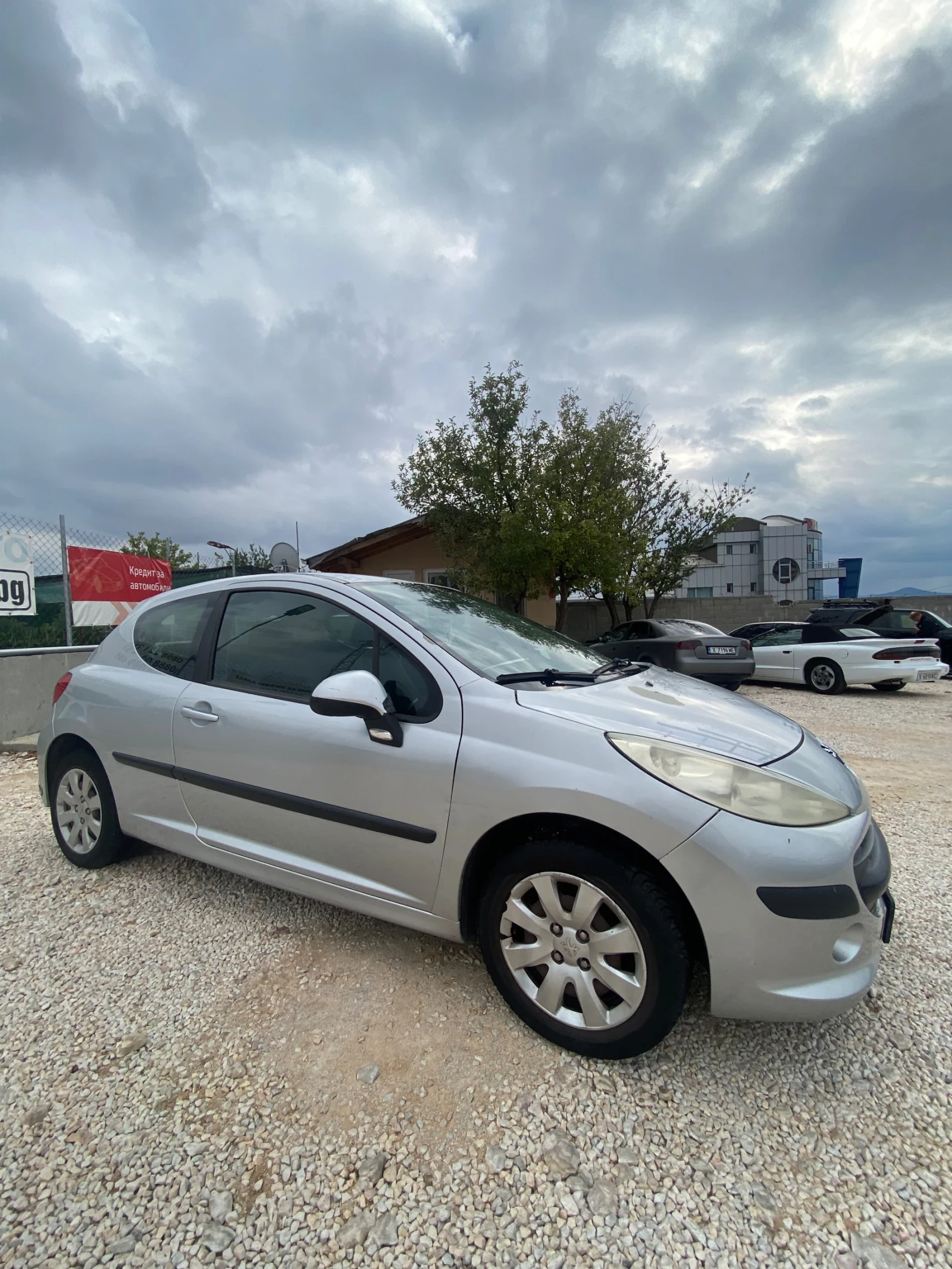 Peugeot 207 1.4, снимка 2 - Автомобили и джипове - 55310747