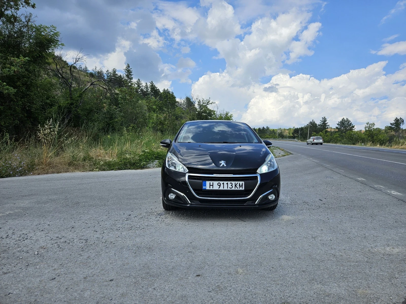 Peugeot 208, снимка 3 - Автомобили и джипове - 55385672