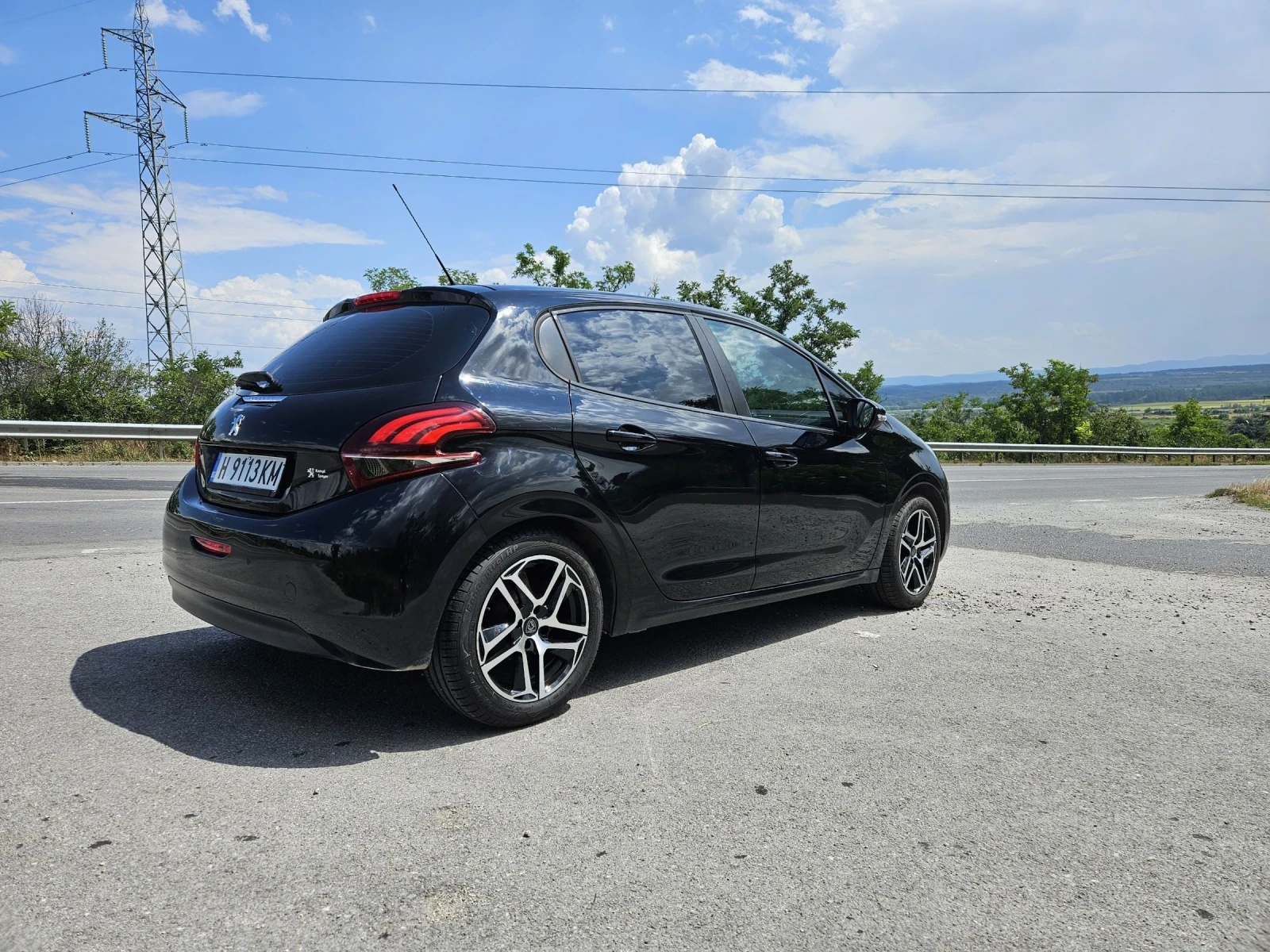 Peugeot 208, снимка 4 - Автомобили и джипове - 55385672