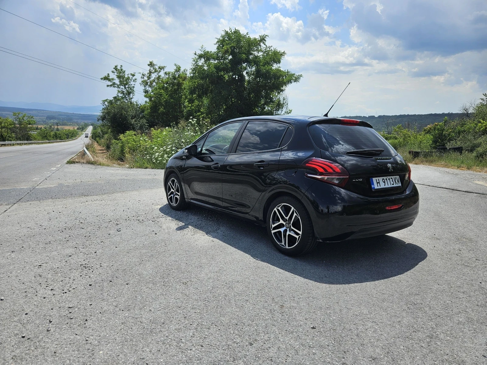 Peugeot 208, снимка 5 - Автомобили и джипове - 55385672
