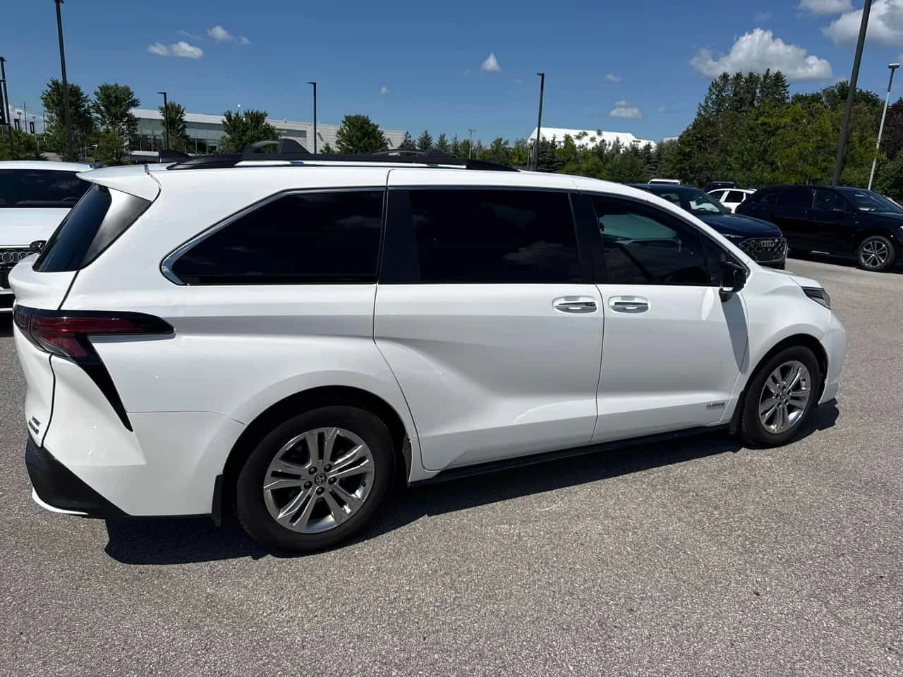 Toyota Sienna * AWD * АВТОКРЕДИТ БЕЗ ПЪРВОНАЧАЛНА ВНОСКА* , снимка 3 - Автомобили и джипове - 55501641