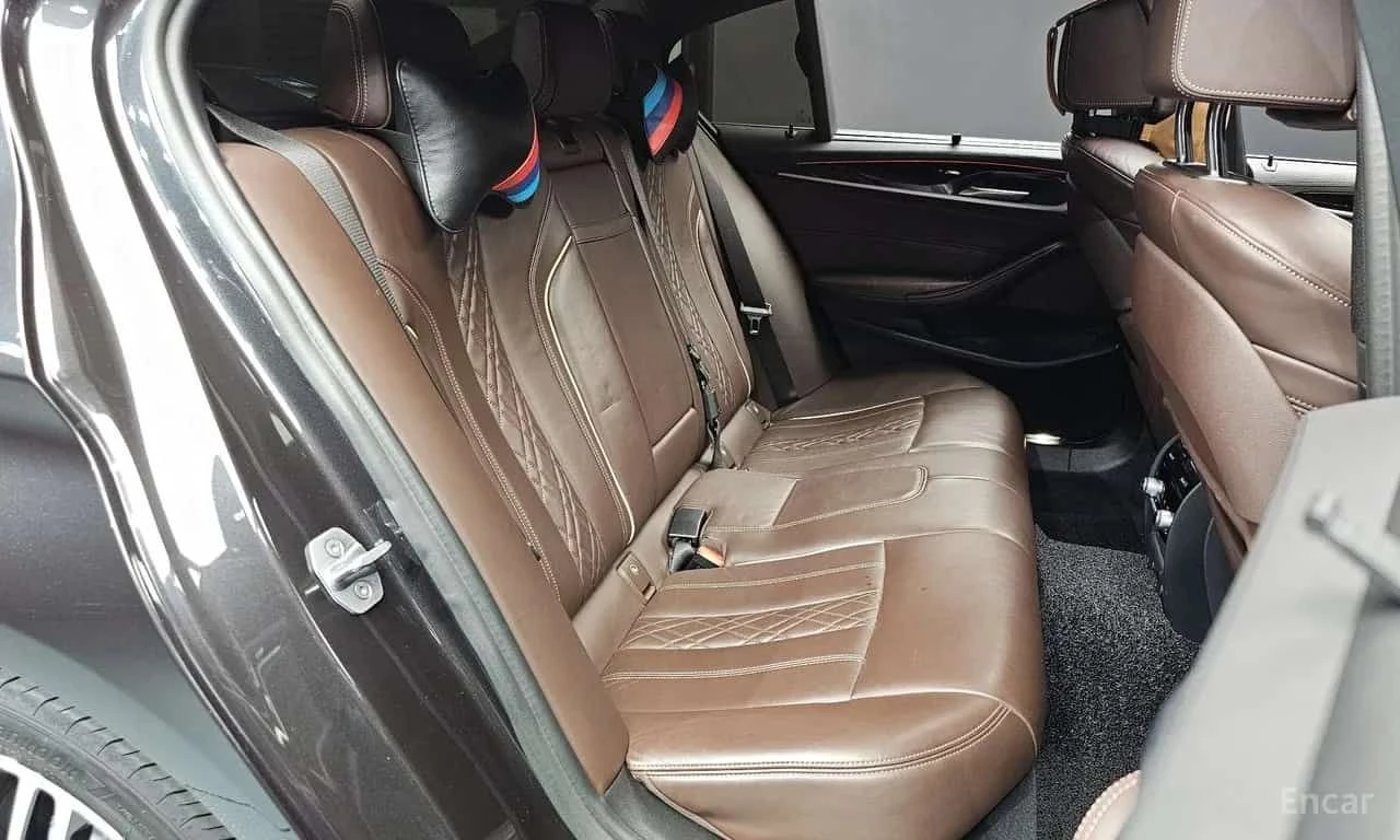 BMW 530 * M Sport Package Plus * КРАЙНА ЦЕНА ДО БГ, снимка 12 - Автомобили и джипове - 55725178