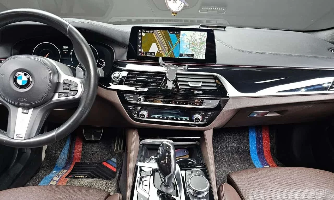 BMW 530 * M Sport Package Plus * КРАЙНА ЦЕНА ДО БГ, снимка 14 - Автомобили и джипове - 55725178
